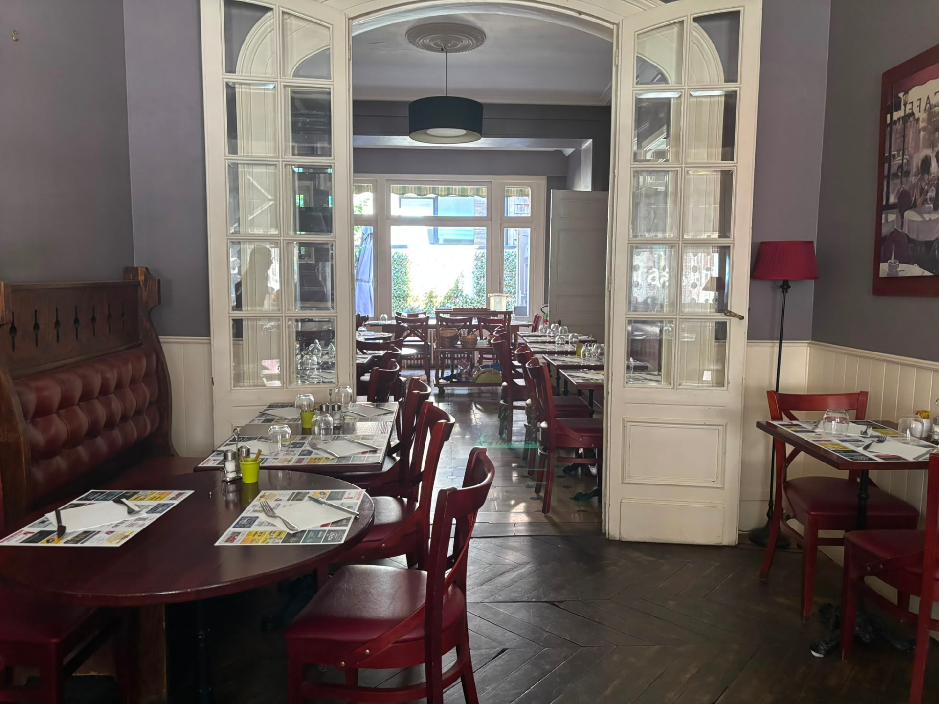 Restaurant & Bar